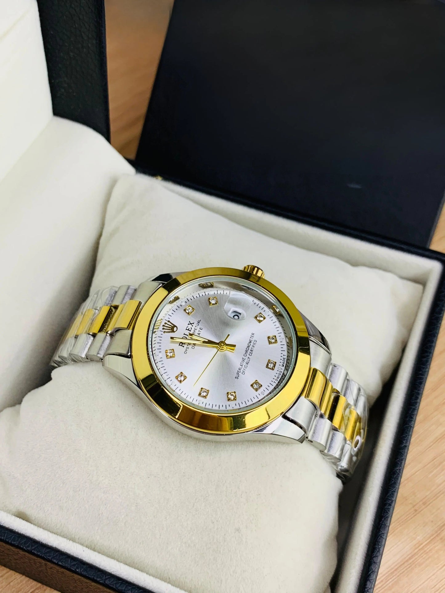 Rolex Stone Dial Edition – White Luxury Watch with Date Display - Four Tick